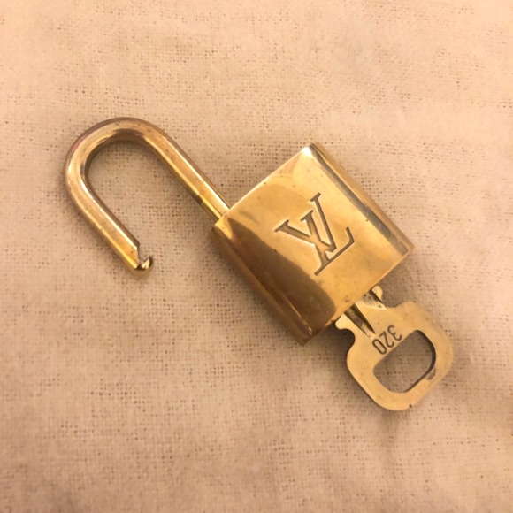 Louis Vuitton Lock - Picture 2 of 5